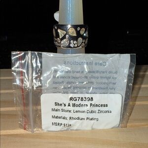 She’s a modern princess RG78398 size 6